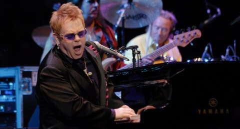 Elton John'dan ilginç istekler