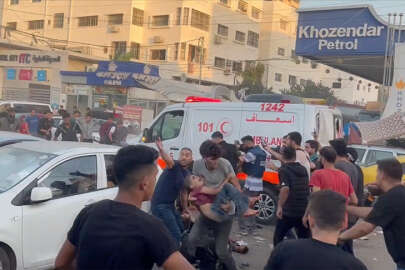 İsrail Gazze'de ambulansları bombaladı