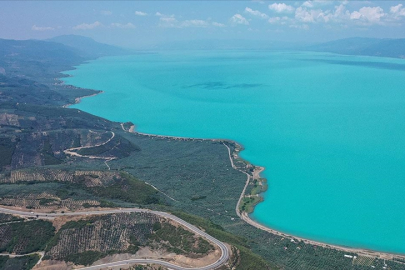 Alg patlaması İznik Gölü'nün rengini değiştirdi