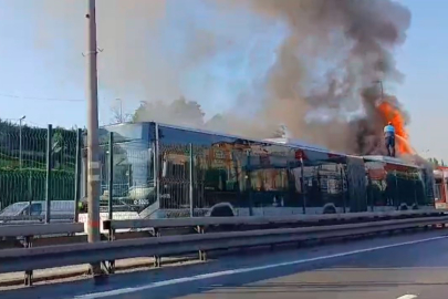 İstanbul’da korkutan metrobüs yangını