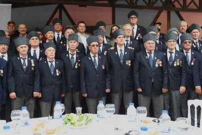 Erkan Aydın şehit yakınları ve gaziler ile bir araya geldi