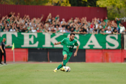 Bursaspor tek golle adını üst tura yazdırdı