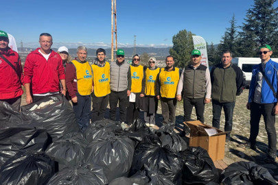 Uludağ eteklerinden torbalar dolusu çöp çıktı