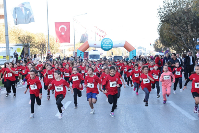 Cumhuriyet coşkusu koşu ile başladı