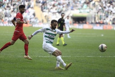 Bursaspor Kuşadasıspor'u 4-1 mağlup etti