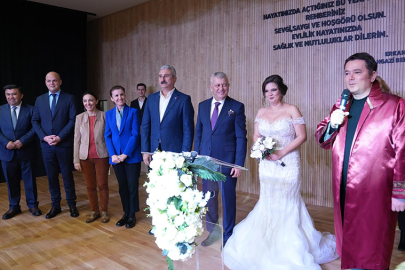 Osmangazi Gösteri ve Nikah Evi'nde ilk nikah