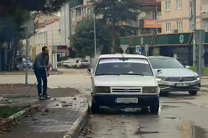 İnegöl'de aracını sokak çeşmesinde yıkayan sürücüye ceza