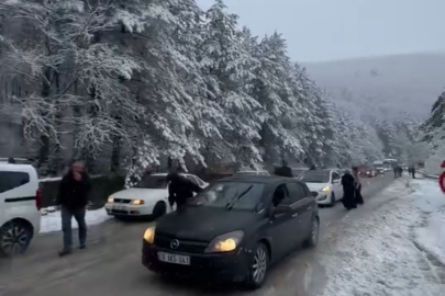 Bursa'da kar yağışıyla birlikte yollar da kapandı