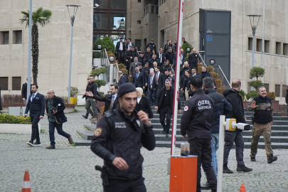 Bakan Memişoğlu Bursa Adliyesi'nde yaralanan jandarmaları ziyaret etti