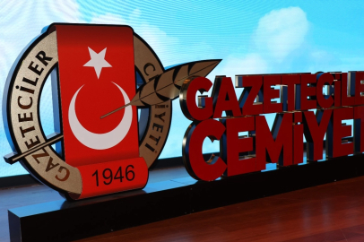 İstanbul'da gazetecilerin öldürülmesini protesto eden gazetecilere gözaltı