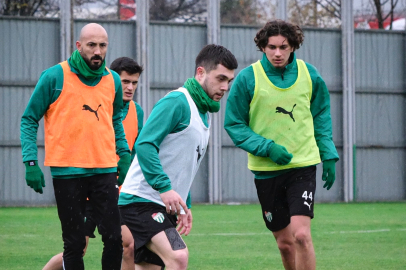 Bursaspor Başkanı Çelik: 'Vefa Temel’in lisansını çıkardık'