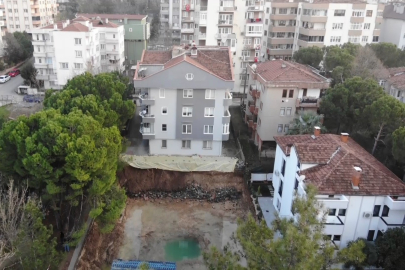 İnşaat alanında heyelan oldu, bina kaydı